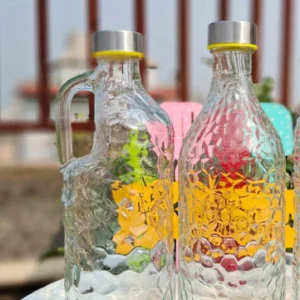 2 water bottle set handle and without handle ২ টি পানির বোতল সেট ১ টি হ্যান্ডেল ছাড়া ১ টি হ্যান্ডেল সহ প্রতিটি ১ লিটার করে